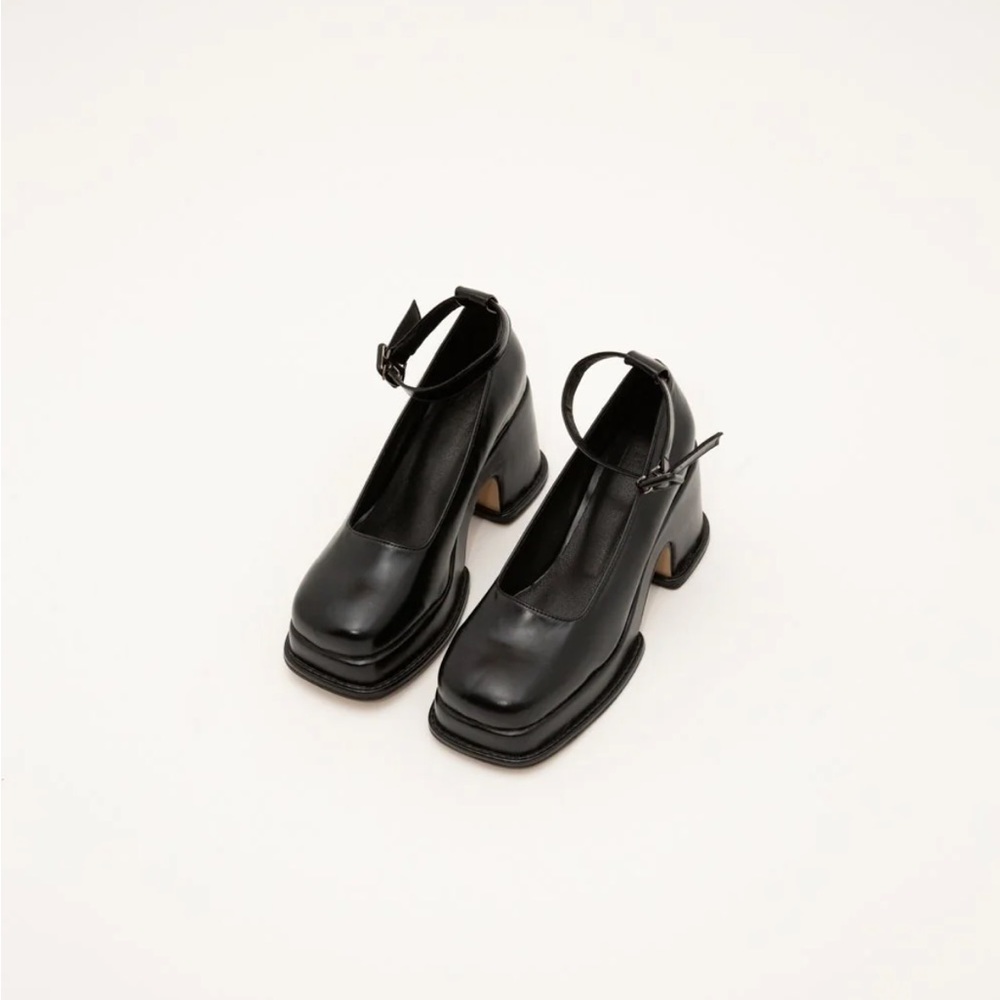 Shop-Pêche Tezza Mary Jane Pump (Vegan) - Black. Size 8